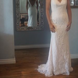 Paloma Blanca 4601 Wedding Dress